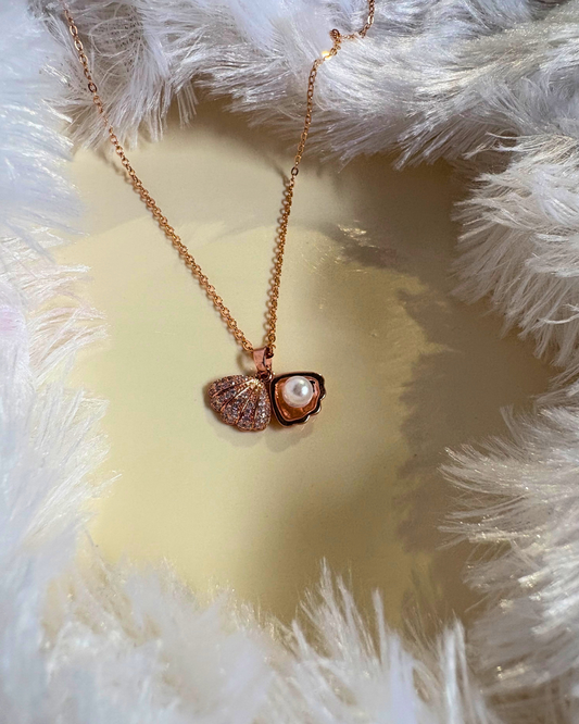 Shell Pendant With Pearl