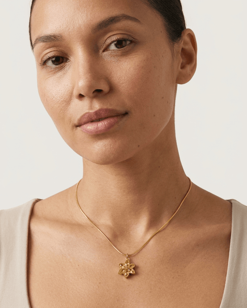 Aurielle Bloom Flower Necklace - LozziAurielle Bloom Flower NecklacePendant