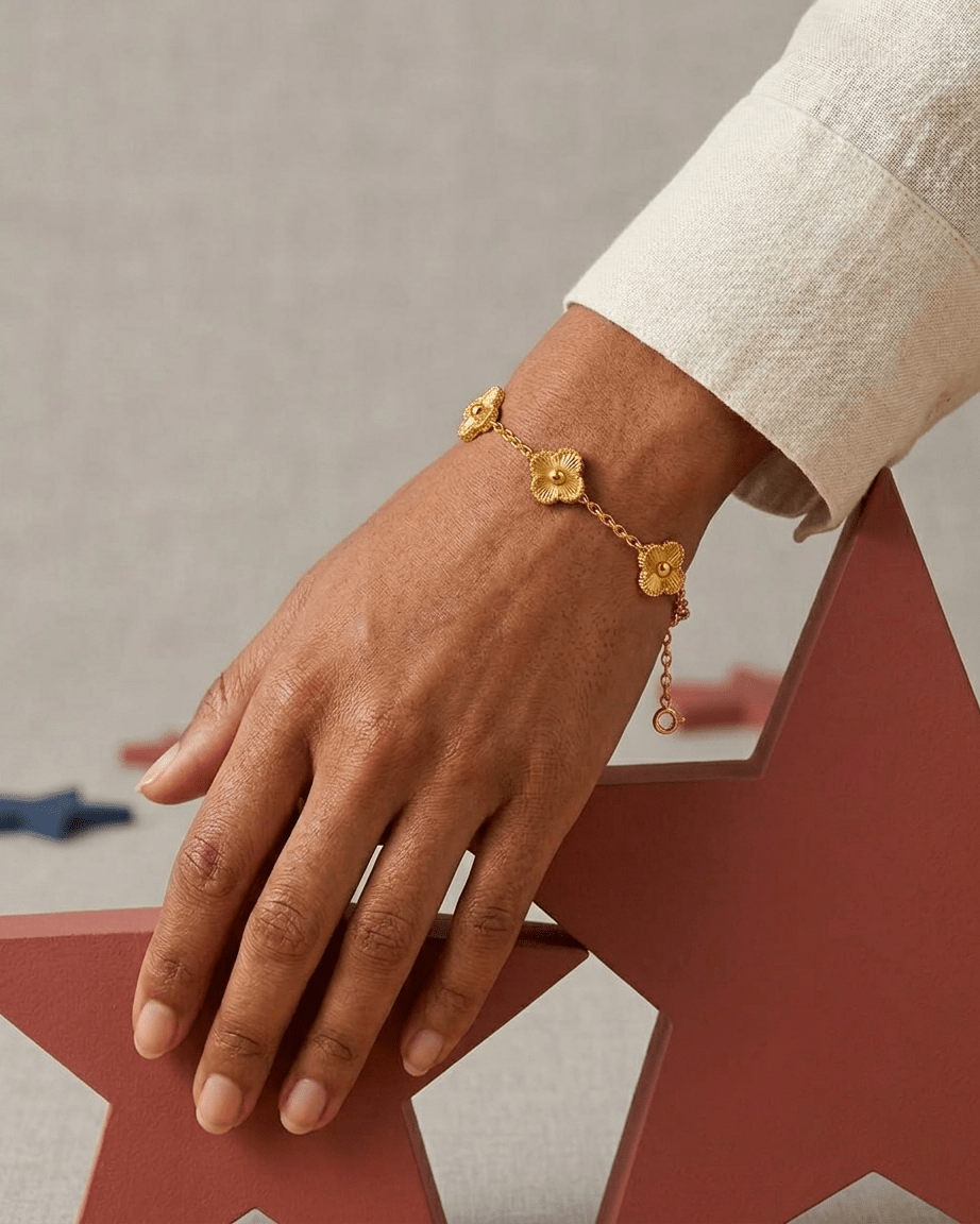 Gold Floral Clover Charm Bracelet - LozziGold Floral Clover Charm BraceletBracelet