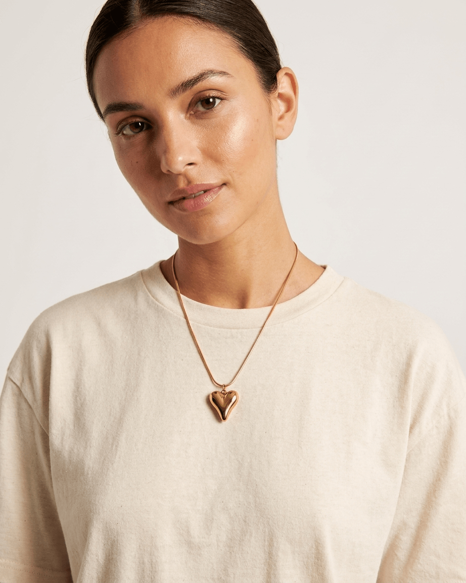 Gold Heart Pendant Necklace - LozziGold Heart Pendant NecklacePendant